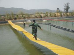 水上项目-水上圆桶桥水上蛇形桥